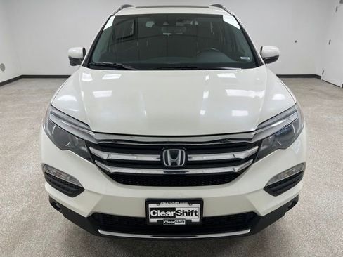 Used 2017 Honda Pilot Touring image 3