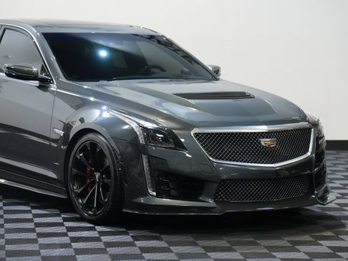 Used 2016 Cadillac CTS V w/ Luxury Package RWD image 9