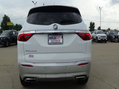 Used 2024 Buick Enclave Premium FWD image 7