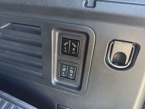 Used 2026 Chevrolet Traverse High Country w/ LPO, Floor Liner Package AWD/4WD image 38