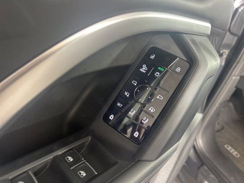 Used 2025 Audi Q5 Premium Plus w/ Premium Plus image 21