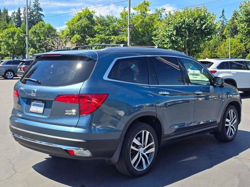 Used 2018 Honda Pilot Touring image 11