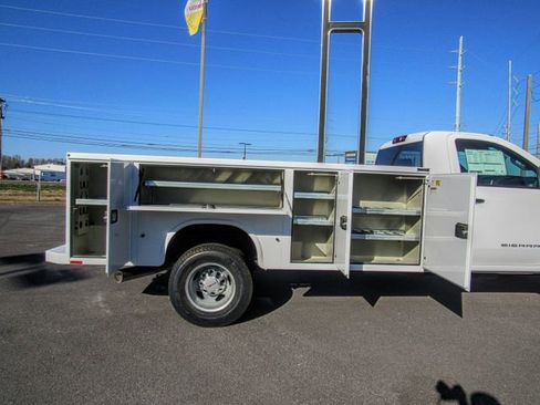 New 2025 GMC Sierra 3500 Pro w/ Convenience Package image 7