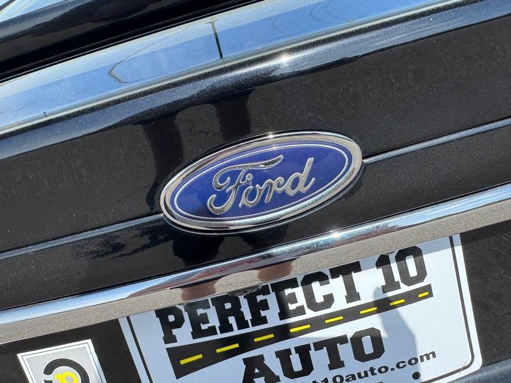 Used 2017 Ford Fusion SE w/ Equipment Group 601A FWD image 17