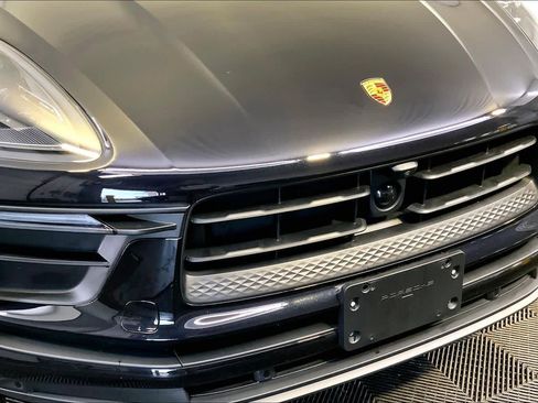 Used 2025 Porsche Macan image 34