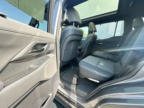 Used 2024 Lexus GX 550 w/ Cold Area Package AWD/4WD image 17