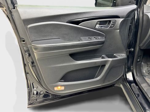 Used 2019 Honda Pilot Touring image 31
