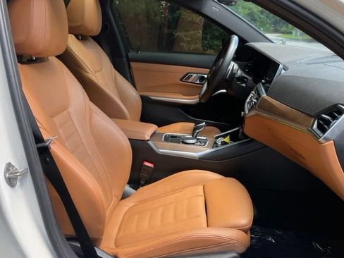 Used 2021 BMW 330i Sedan w/ M Sport Package RWD image 20