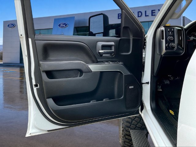 Used 2016 Chevrolet Silverado 2500 LT w/ LT Convenience Package AWD/4WD image 23