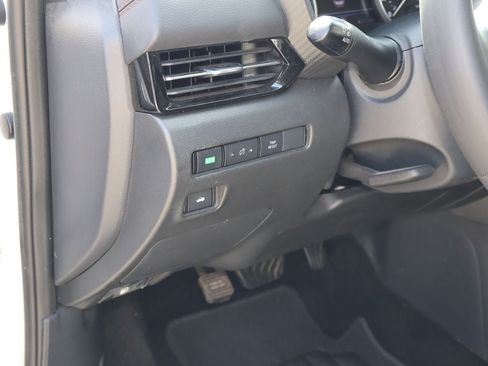 Used 2025 Nissan Sentra SR FWD image 21