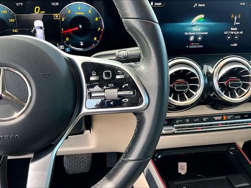Used 2022 Mercedes-Benz GLB 250 image 24