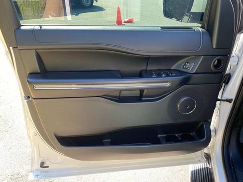 Used 2021 Ford Expedition XLT RWD image 13
