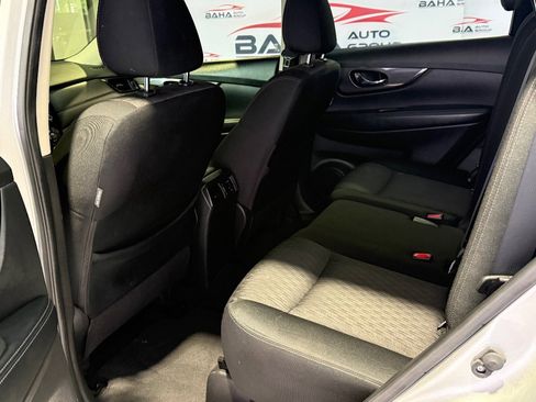 Used 2020 Nissan Rogue SV image 30