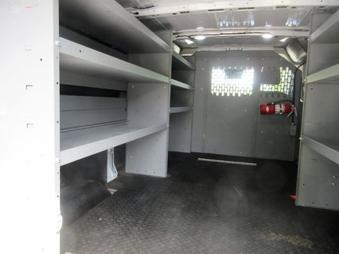 Used 2019 Ford Transit 150 130 Low Roof RWD image 22