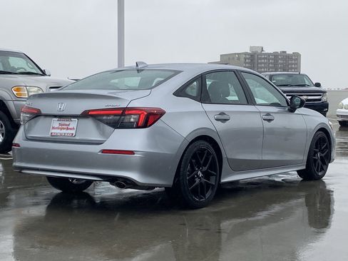 Used 2025 Honda Civic Sport image 3
