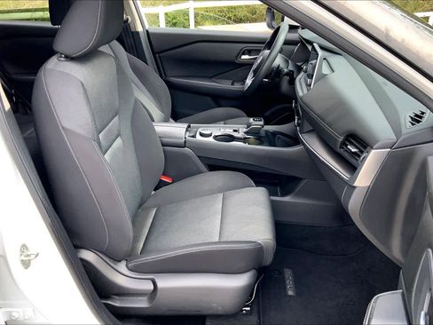 Used 2024 Nissan Rogue SV AWD/4WD image 14