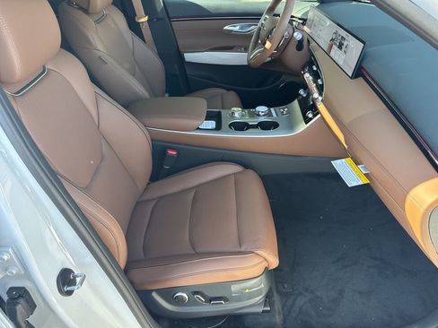 New 2026 Genesis GV70 2.5T Advanced image 13