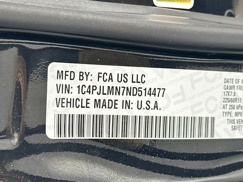 Used 2022 Jeep Cherokee Latitude Lux w/ Sun & Sound Group image 31