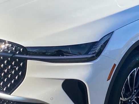 Used 2026 Lincoln Nautilus Premier w/ Equipment Group 102A image 4