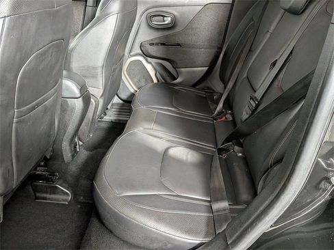 Used 2015 Jeep Renegade Limited image 24