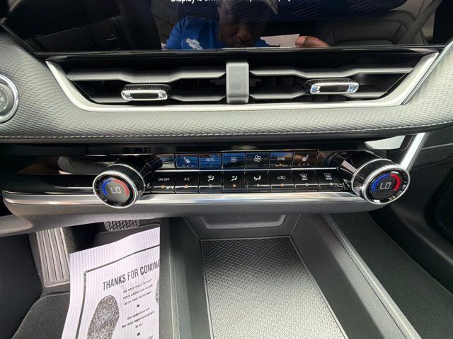New 2027 Chevrolet Equinox LT w/ Convenience Package II FWD image 31