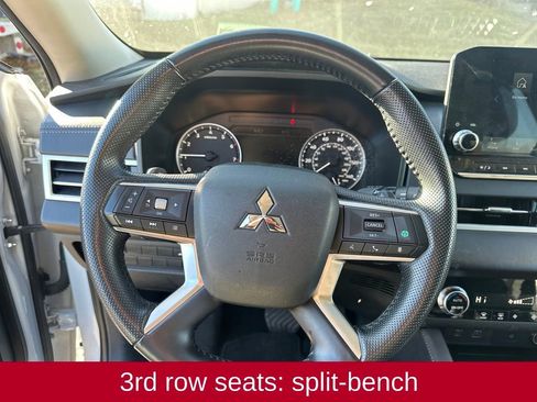 Used 2024 Mitsubishi Outlander SE Black Edition image 13