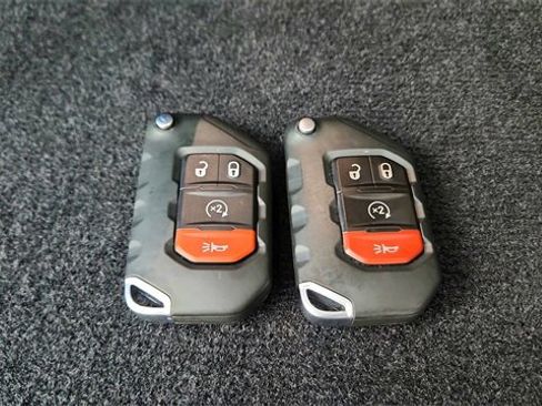 Used 2025 Jeep Wrangler Unlimited Rubicon image 61