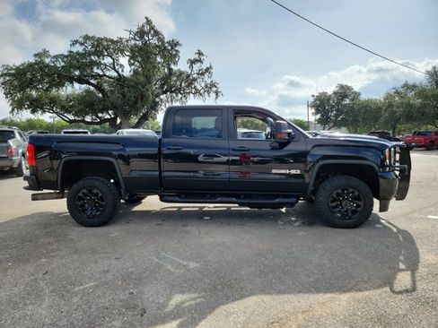 Used 2017 GMC Sierra 2500 SLT w/ Duramax Plus Package AWD/4WD image 4