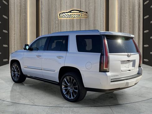 Used 2020 Cadillac Escalade Premium Luxury image 5