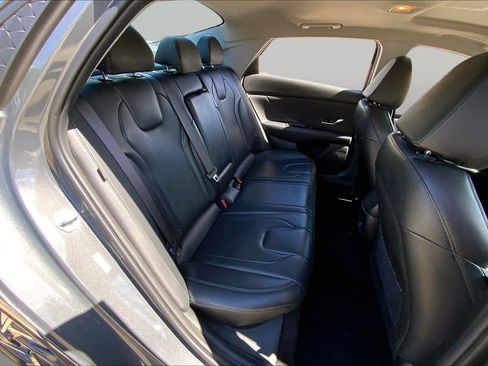 Used 2025 Hyundai Elantra Limited FWD image 20