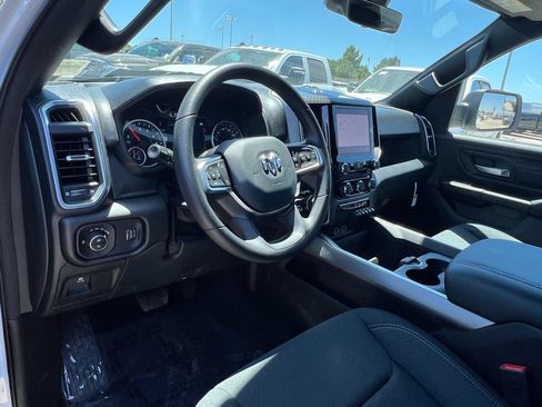 New 2026 RAM 1500 Express AWD/4WD image 17