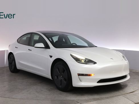 Used 2021 Tesla Model 3 Standard Range Plus RWD image 13