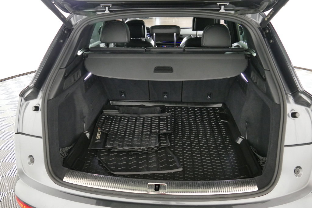 Used 2023 Audi SQ5 Prestige AWD/4WD image 31