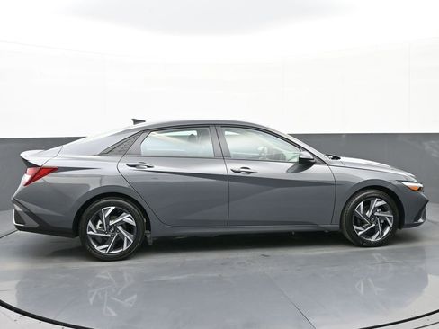 Certified 2025 Hyundai Elantra Sport image 3