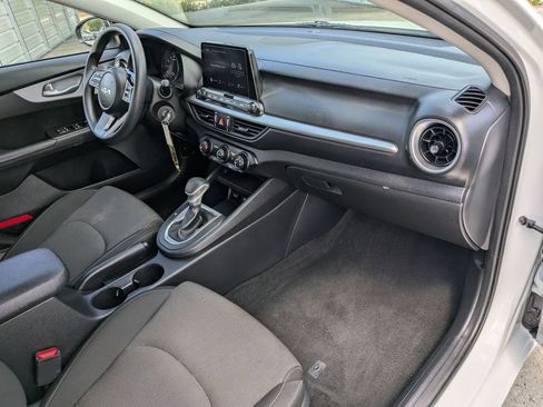 Certified 2024 Kia Forte LXS FWD image 12