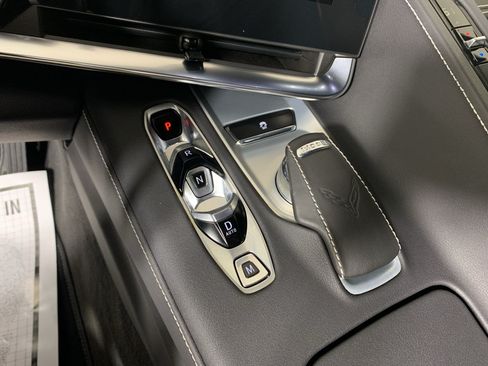 Used 2022 Chevrolet Corvette Stingray Coupe w/ 1LT RWD image 25