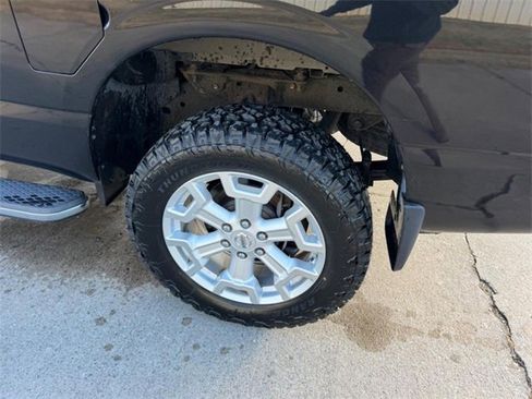 Used 2016 Nissan Titan SV image 6