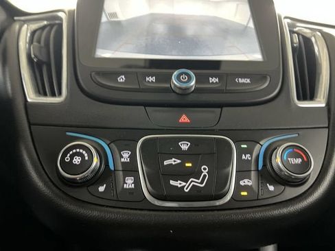 Certified 2018 Chevrolet Malibu LT w/ Leather Package FWD image 17