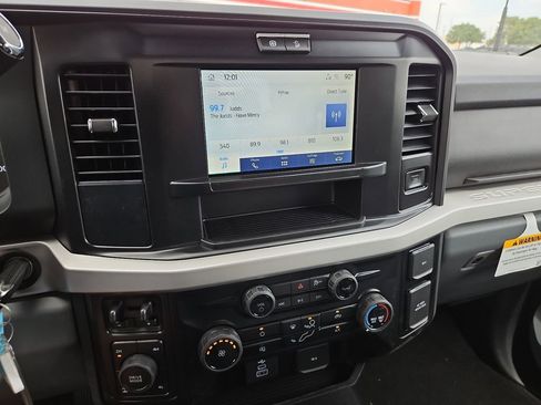 New 2026 Ford F350 XLT w/ FX4 Off-Road Package AWD/4WD image 25
