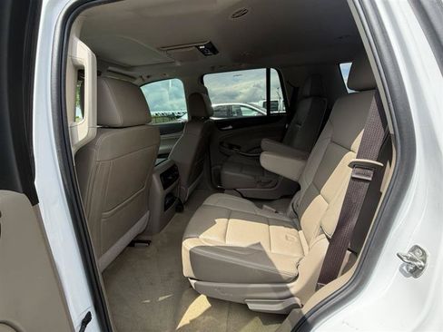 Used 2017 GMC Yukon SLT w/ Open Road Package AWD/4WD image 17
