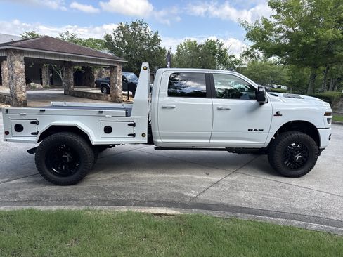 New 2026 RAM 3500 Laramie AWD/4WD image 6