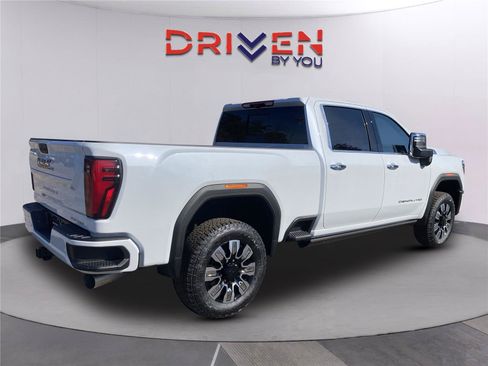 New 2026 GMC Sierra 2500 Denali w/ Denali Reserve Package AWD/4WD image 4
