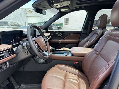 Used 2025 Lincoln Aviator Reserve w/ Illumination Package AWD/4WD image 33