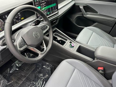 New 2026 Volkswagen Tiguan SE AWD/4WD image 9