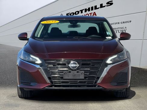 Used 2023 Nissan Altima 2.5 SV image 2