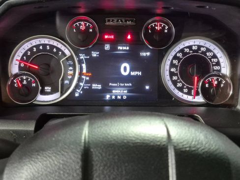 Used 2019 RAM 1500 Classic SLT w/ Luxury Group AWD/4WD image 14
