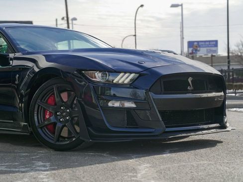 Used 2021 Ford Mustang Shelby GT500 w/ Carbon Fiber Track Pack RWD image 26