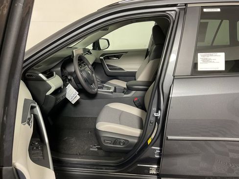 New 2025 Toyota RAV4 XLE image 20