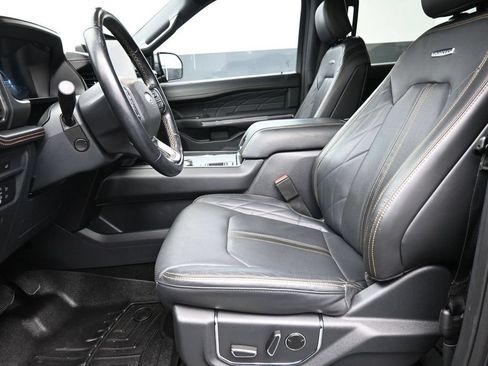 Used 2022 Ford Expedition Platinum RWD image 18