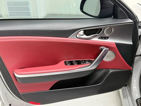 Used 2020 Kia Stinger GT2 image 23